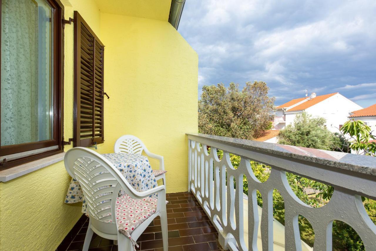 קרק Apartment Drago *Cosy & Close To The Beach! מראה חיצוני תמונה