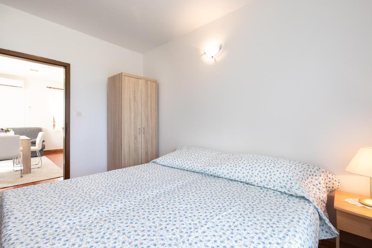 קרק Apartment Drago *Cosy & Close To The Beach! מראה חיצוני תמונה